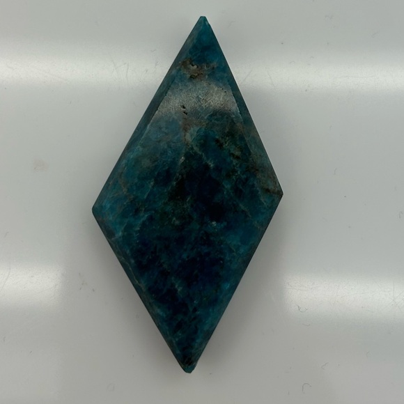 Polished apatita crystal - Picture 6 of 7